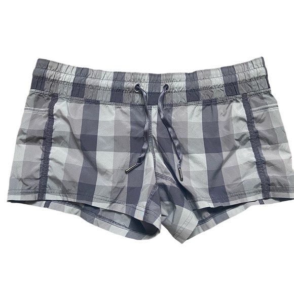 Lululemon Plaid Women's Athletic Shorts in Gray - Picture 1 of 12